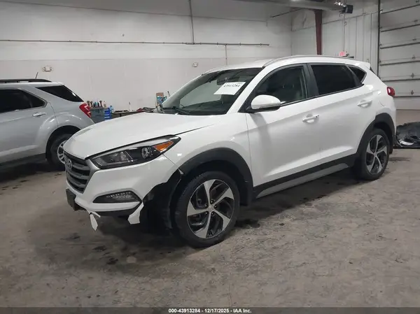KM8J3CAL6JU746612 2018 HYUNDAI TUCSON - Image 2