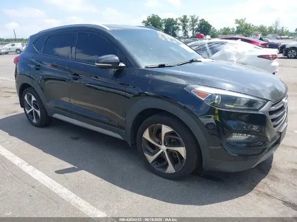 KM8J3CAL6JU778170 2018 HYUNDAI TUCSON - Image 1