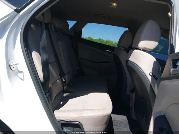 KM8J3CAL6KU899041 2019 HYUNDAI TUCSON - Image 8