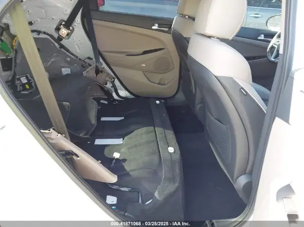 KM8J3CAL6MU323503 2021 HYUNDAI TUCSON - Image 8