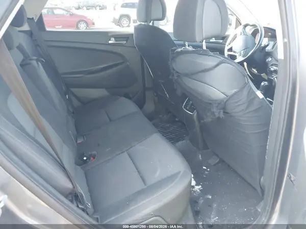 KM8J3CAL7JU716583 2018 HYUNDAI TUCSON - Image 8