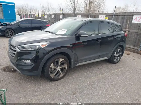 KM8J3CAL7JU745646 2018 HYUNDAI TUCSON - Image 2