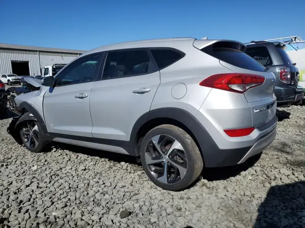 KM8J3CAL7JU824203 2018 HYUNDAI TUCSON - Image 2