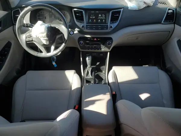 KM8J3CAL7JU824203 2018 HYUNDAI TUCSON - Image 8