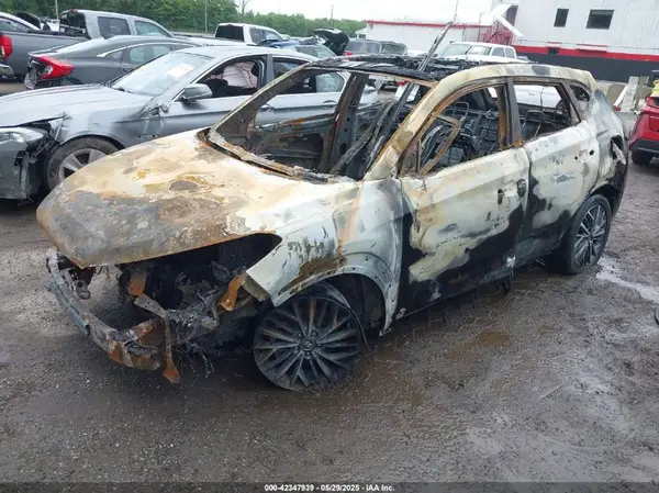 KM8J3CAL7MU285506 2021 HYUNDAI TUCSON - Image 2