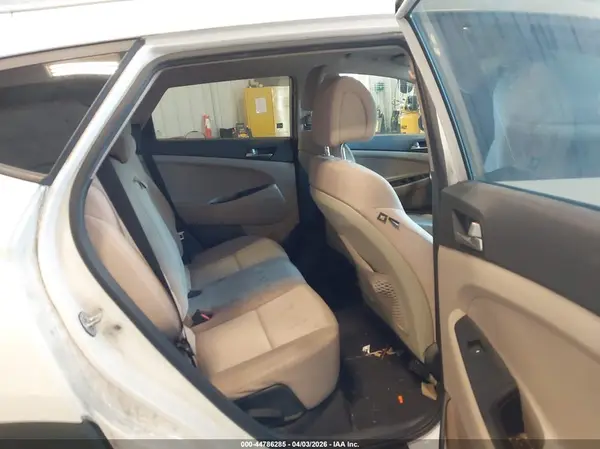 KM8J3CAL8JU686378 2018 HYUNDAI TUCSON - Image 8