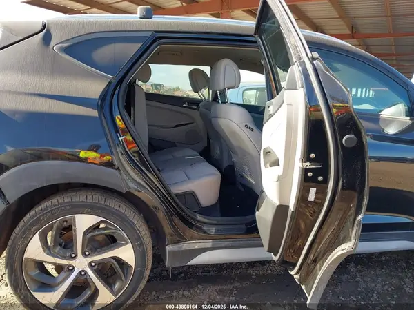 KM8J3CAL8JU744523 2018 HYUNDAI TUCSON - Image 8