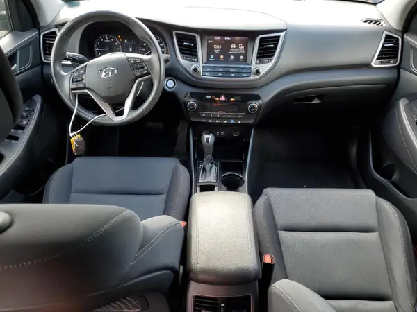 KM8J3CAL8JU753920 2018 HYUNDAI TUCSON - Image 8