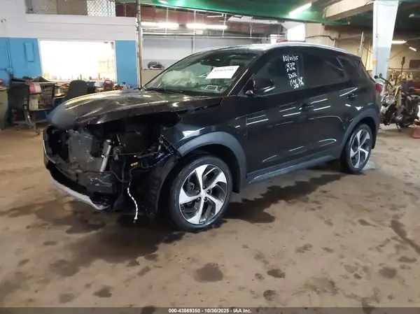 KM8J3CAL8JU755716 2018 HYUNDAI TUCSON - Image 2