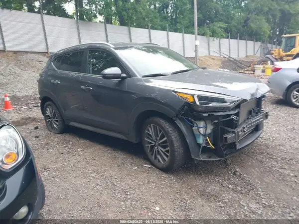 KM8J3CAL8KU030179 2019 HYUNDAI TUCSON - Image 1