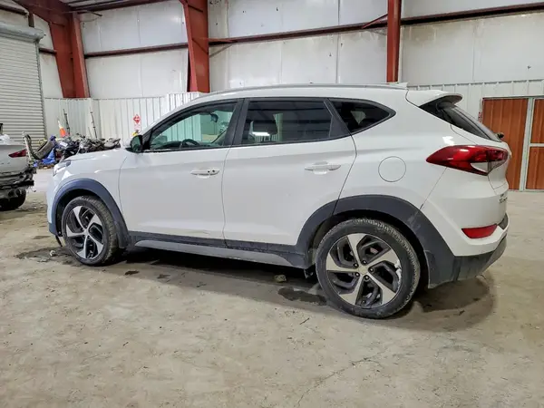 KM8J3CAL9JU686695 2018 HYUNDAI TUCSON - Image 2