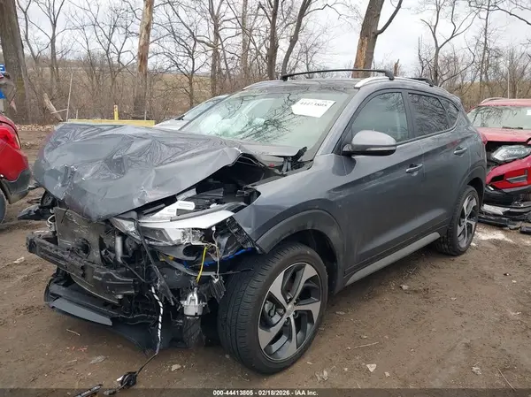 KM8J3CAL9JU762559 2018 HYUNDAI TUCSON - Image 2