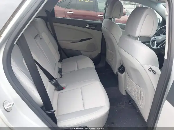 KM8J3CAL9JU764389 2018 HYUNDAI TUCSON - Image 8