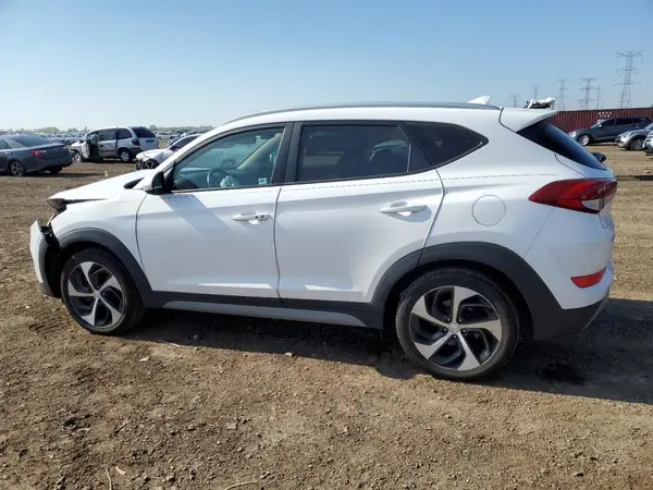 KM8J3CAL9JU772590 2018 HYUNDAI TUCSON - Image 2