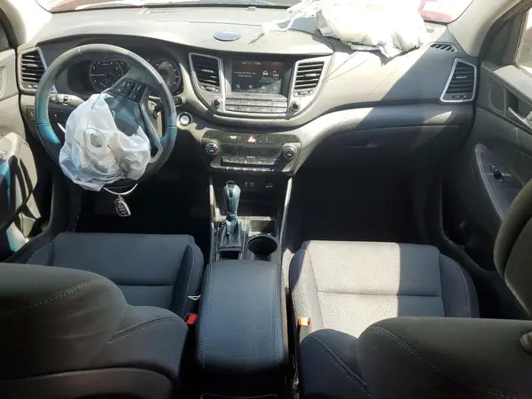 KM8J3CAL9JU790720 2018 HYUNDAI TUCSON - Image 8