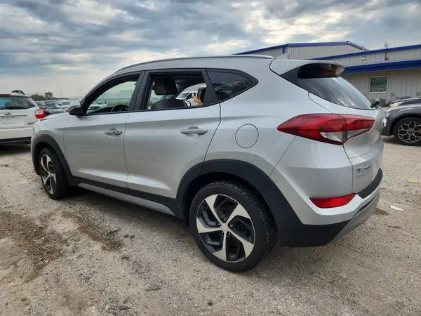 KM8J3CAL9JU811145 2018 HYUNDAI TUCSON - Image 2