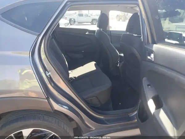 KM8J3CAL9LU208599 2020 HYUNDAI TUCSON - Image 8