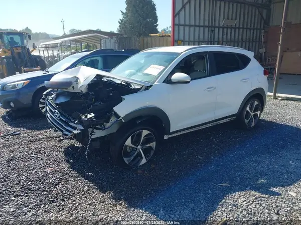 KM8J3CALXJU737203 2018 HYUNDAI TUCSON - Image 2