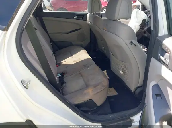 KM8J3CALXJU737203 2018 HYUNDAI TUCSON - Image 8