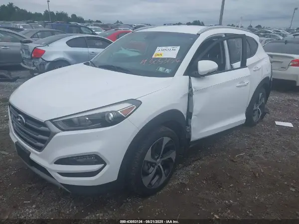 KM8J3CALXJU741025 2018 HYUNDAI TUCSON - Image 2