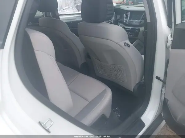 KM8J3CALXJU741025 2018 HYUNDAI TUCSON - Image 8