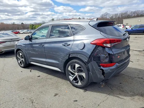 KM8J3CALXJU756821 2018 HYUNDAI TUCSON - Image 2