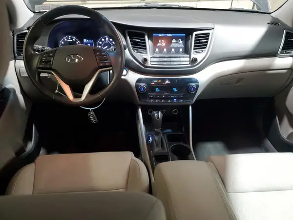KM8J3CALXJU806780 2018 HYUNDAI TUCSON - Image 8