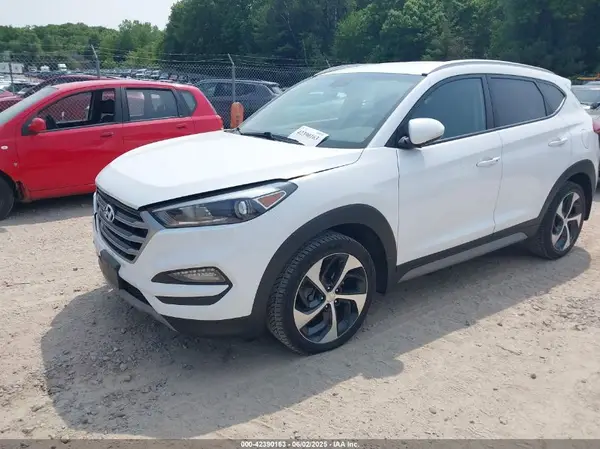 KM8J3CALXJU809825 2018 HYUNDAI TUCSON - Image 2