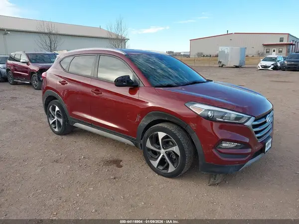 KM8J3CALXJU811462 2018 HYUNDAI TUCSON - Image 1