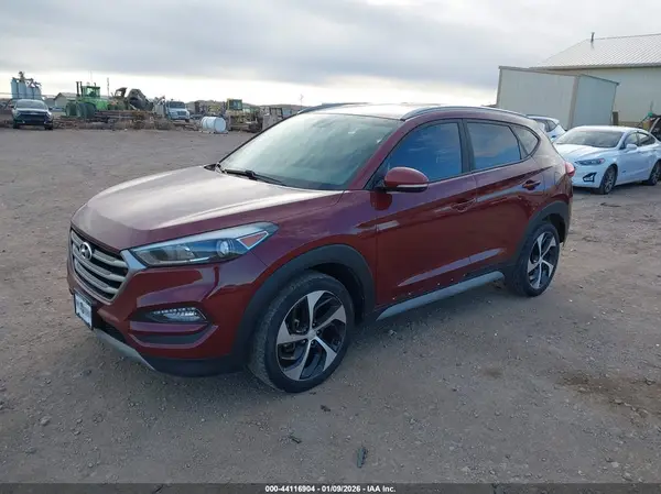 KM8J3CALXJU811462 2018 HYUNDAI TUCSON - Image 2