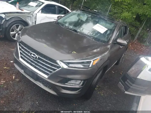 KM8J3CALXKU042396 2019 HYUNDAI TUCSON - Image 2