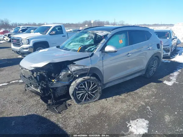 KM8J3CALXLU197564 2020 HYUNDAI TUCSON - Image 2