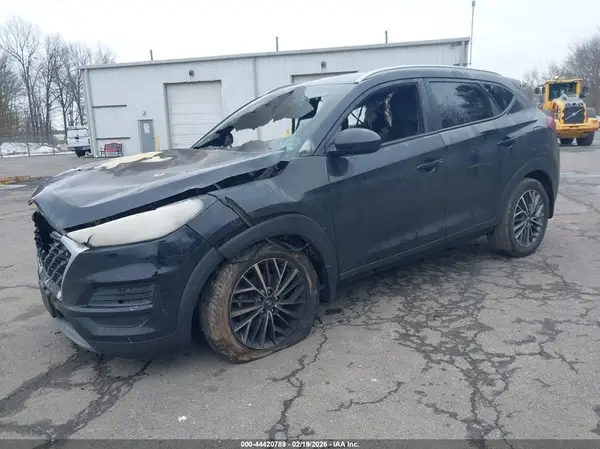 KM8J3CALXLU271565 2020 HYUNDAI TUCSON - Image 2