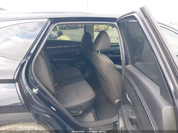 KM8JA3AE4NU031955 2022 HYUNDAI TUCSON - Image 8