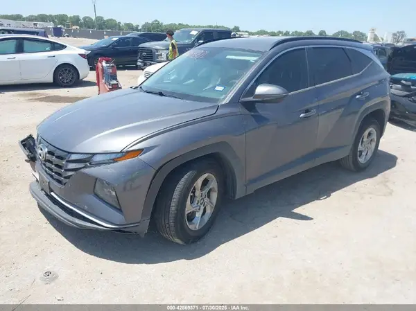 KM8JB3AE1NU034261 2022 HYUNDAI TUCSON - Image 2