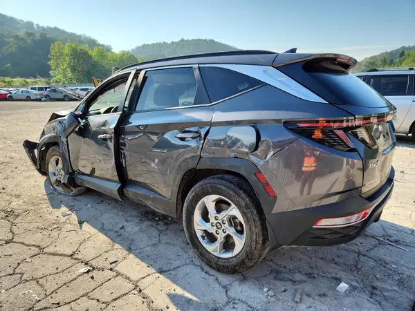 KM8JB3AE6NU031727 2022 HYUNDAI TUCSON - Image 2