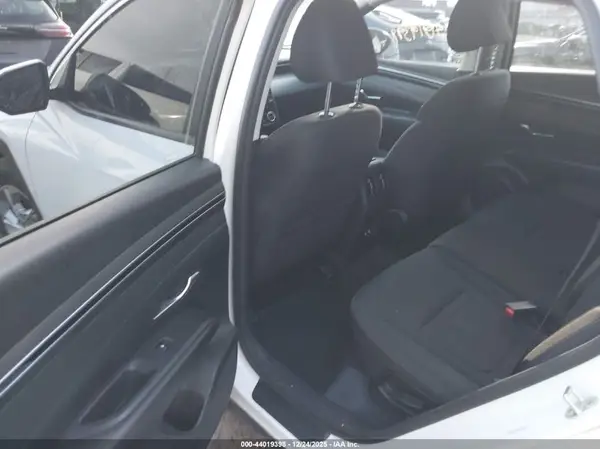 KM8JB3AE6NU133805 2022 HYUNDAI TUCSON - Image 8