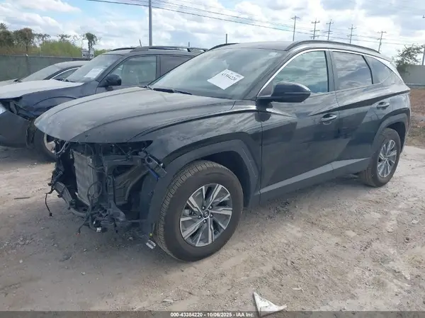 KM8JBCA10NU013950 2022 HYUNDAI TUCSON - Image 2
