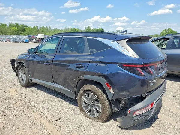 KM8JBCA11NU024374 2022 HYUNDAI TUCSON - Image 2