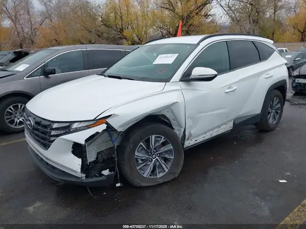 KM8JBCA11NU045645 2022 HYUNDAI TUCSON - Image 2
