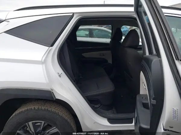 KM8JBCA11NU045645 2022 HYUNDAI TUCSON - Image 8