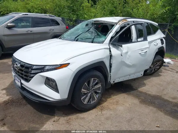 KM8JBCA11NU049873 2022 HYUNDAI TUCSON - Image 2
