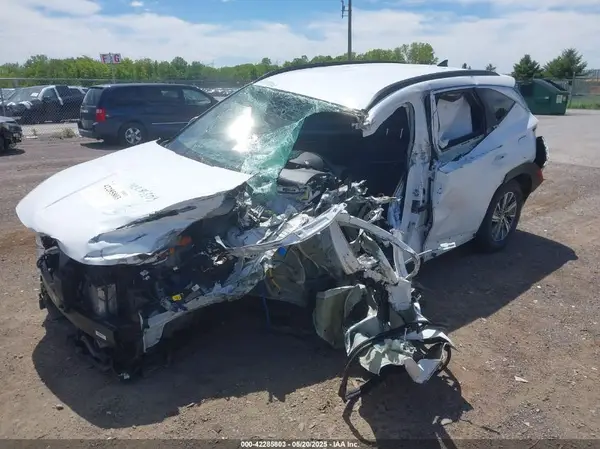 KM8JBCA12NU024674 2022 HYUNDAI TUCSON - Image 2