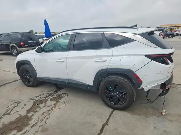 KM8JBCA12NU028627 2022 HYUNDAI TUCSON - Image 2