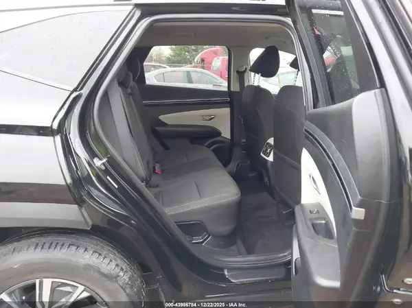 KM8JBCA13NU068361 2022 HYUNDAI TUCSON - Image 8