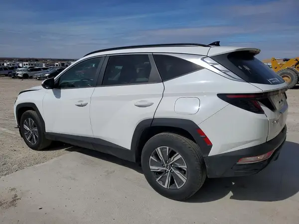KM8JBCA15NU011840 2022 HYUNDAI TUCSON - Image 2