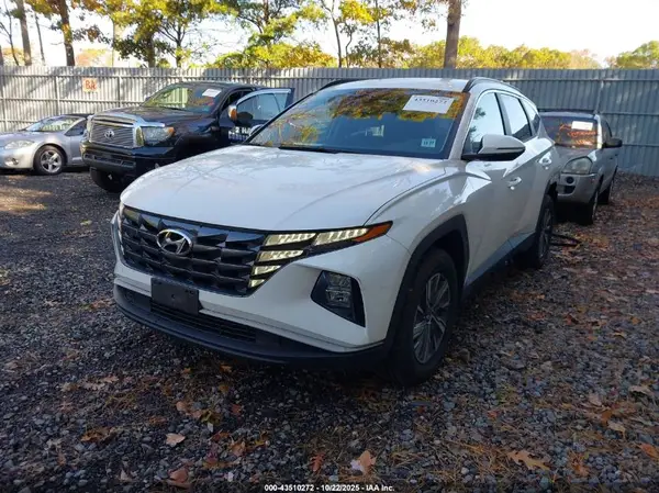 KM8JBCA15NU024720 2022 HYUNDAI TUCSON - Image 2