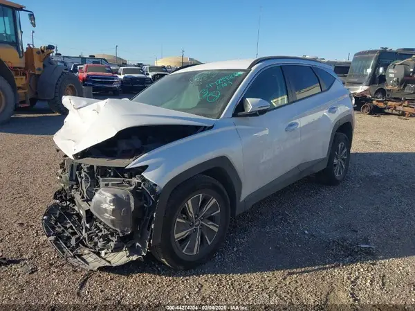 KM8JBCA15PU130586 2023 HYUNDAI TUCSON - Image 2