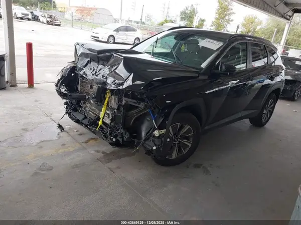 KM8JBCA16NU012737 2022 HYUNDAI TUCSON - Image 2