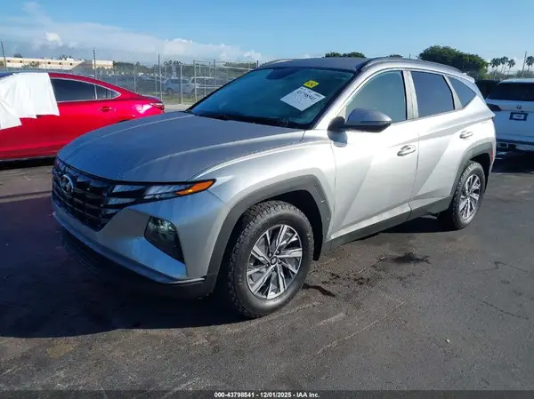 KM8JBCA16NU037783 2022 HYUNDAI TUCSON - Image 2